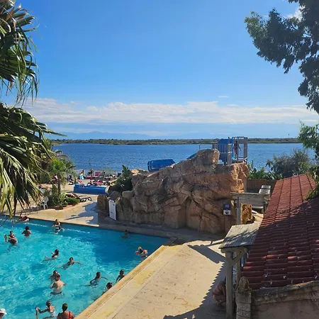 La Baraque Vue Sur Le Climatise Piscine 4 Etoiles La Presqu'ile Du Barcares Campsite *
